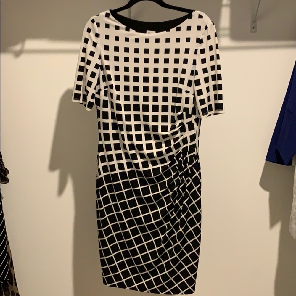B&W Anne Klein patterned dress